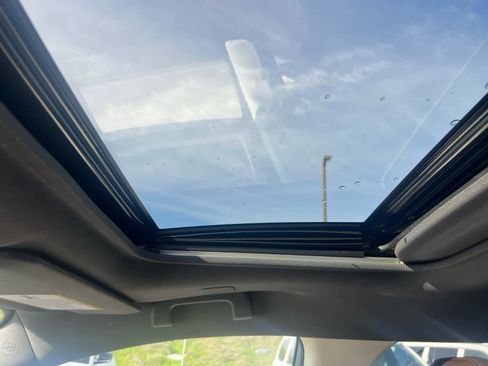 Used 2023 Toyota Sienna Platinum image 26