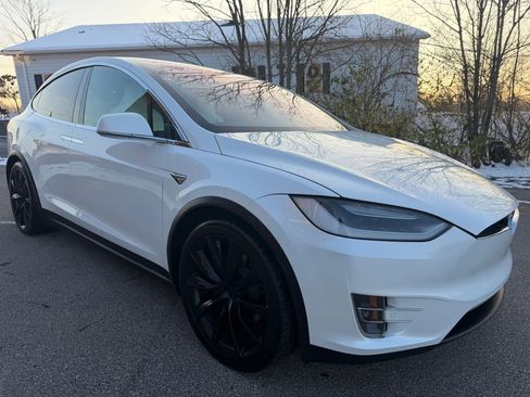 Used 2018 Tesla Model X 100D image 51