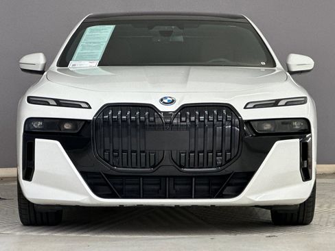 Certified 2024 BMW i7 xDrive60 AWD/4WD image 5