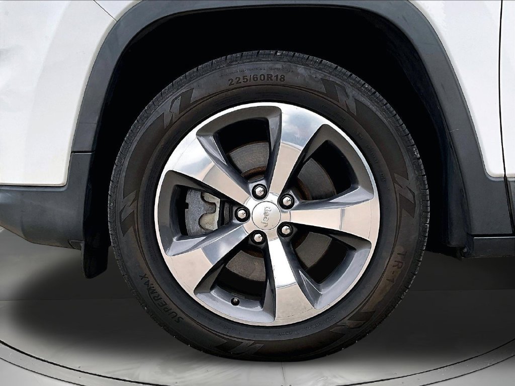 Used 2019 Jeep Cherokee Limited AWD/4WD image 33