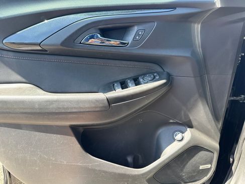 Used 2023 Chevrolet TrailBlazer RS w/ Sun and Liftgate Package FWD image 12