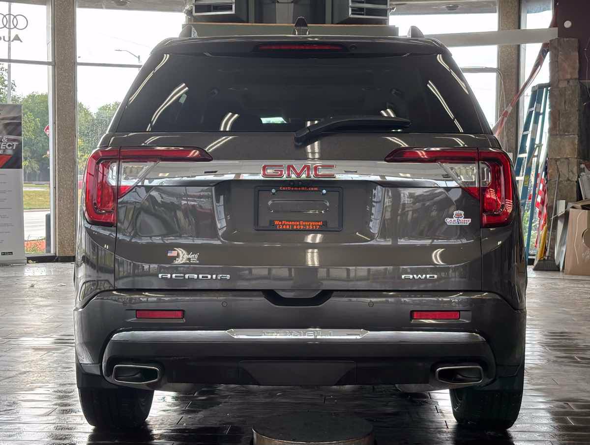 Used 2020 GMC Acadia Denali w/ Technology Package AWD/4WD image 11