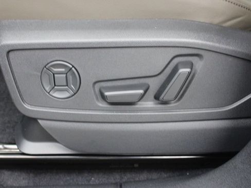 New 2025 Audi Q5 Prestige image 19