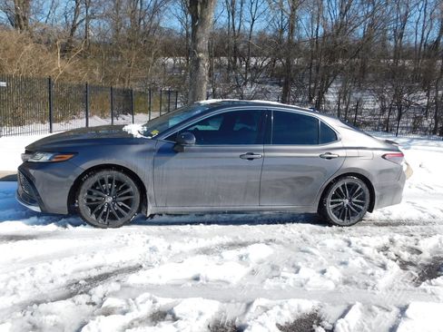Used 2021 Toyota Camry XSE image 2