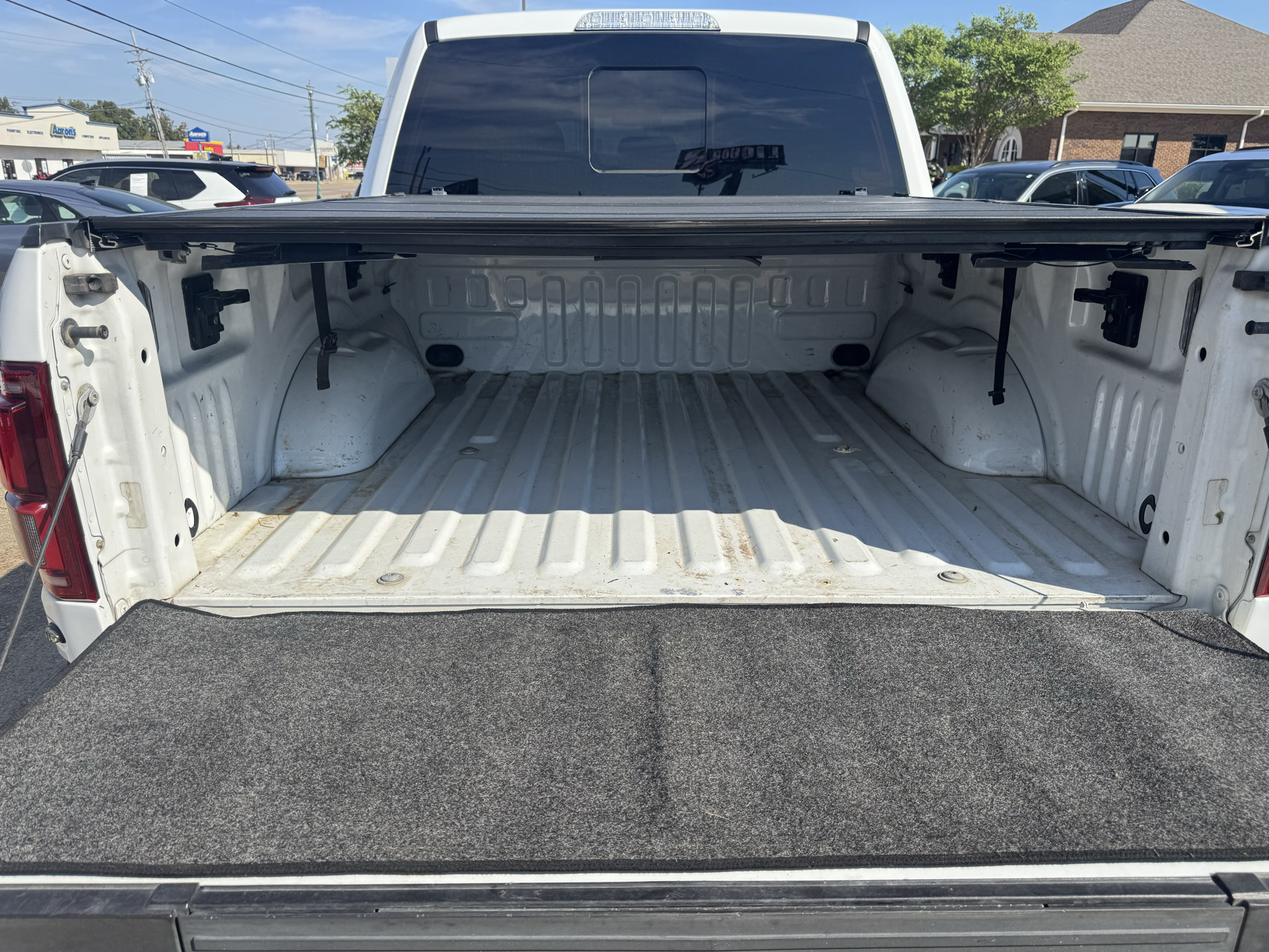 Used 2018 Ford F150 Raptor w/ Equipment Group 802A Luxury AWD/4WD image 14