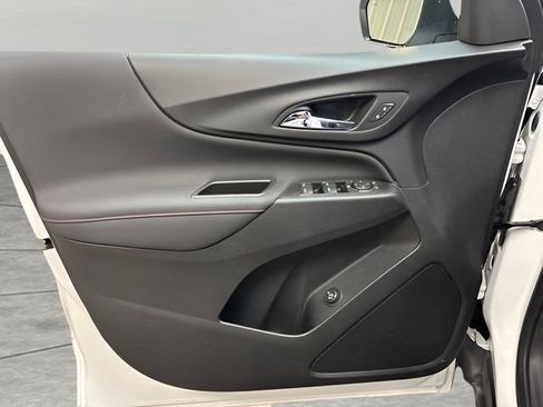 Used 2022 Chevrolet Equinox RS image 28
