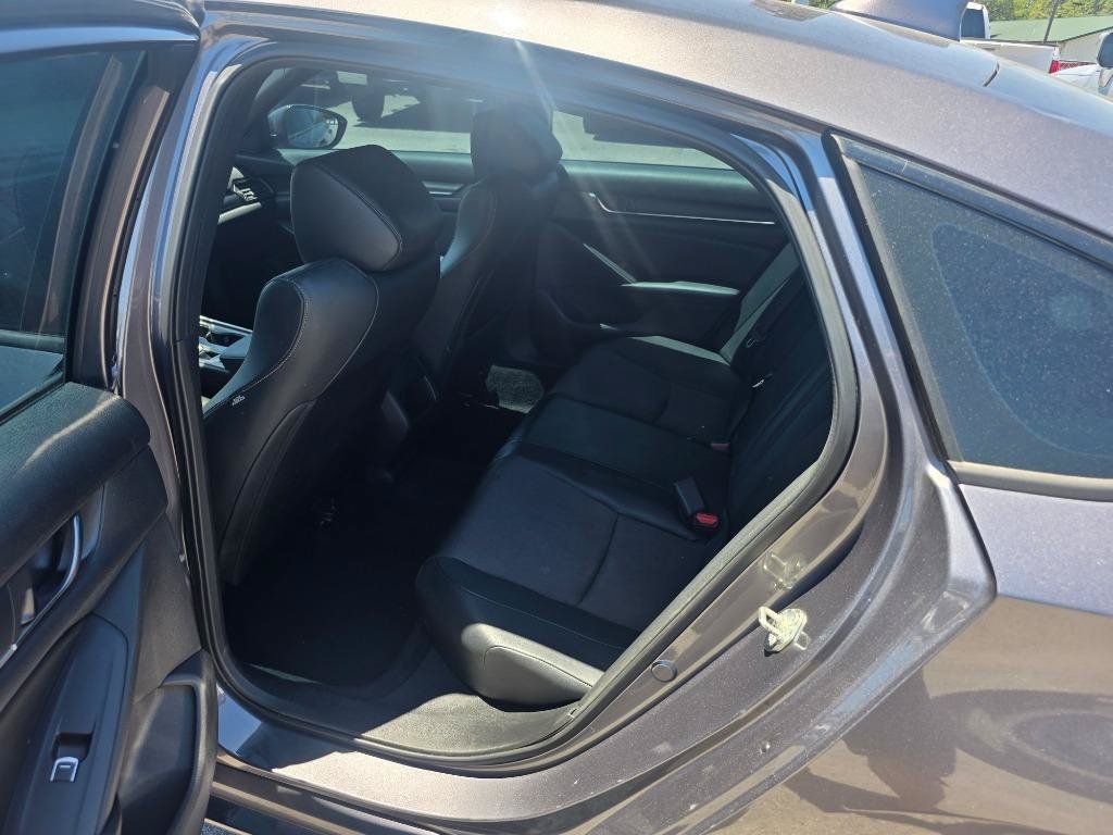 Used 2018 Honda Accord Sport image 7