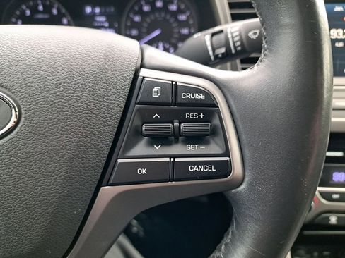 Used 2017 Hyundai Elantra Limited image 29