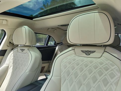 Used 2021 Bentley Flying Spur V8 AWD/4WD image 36