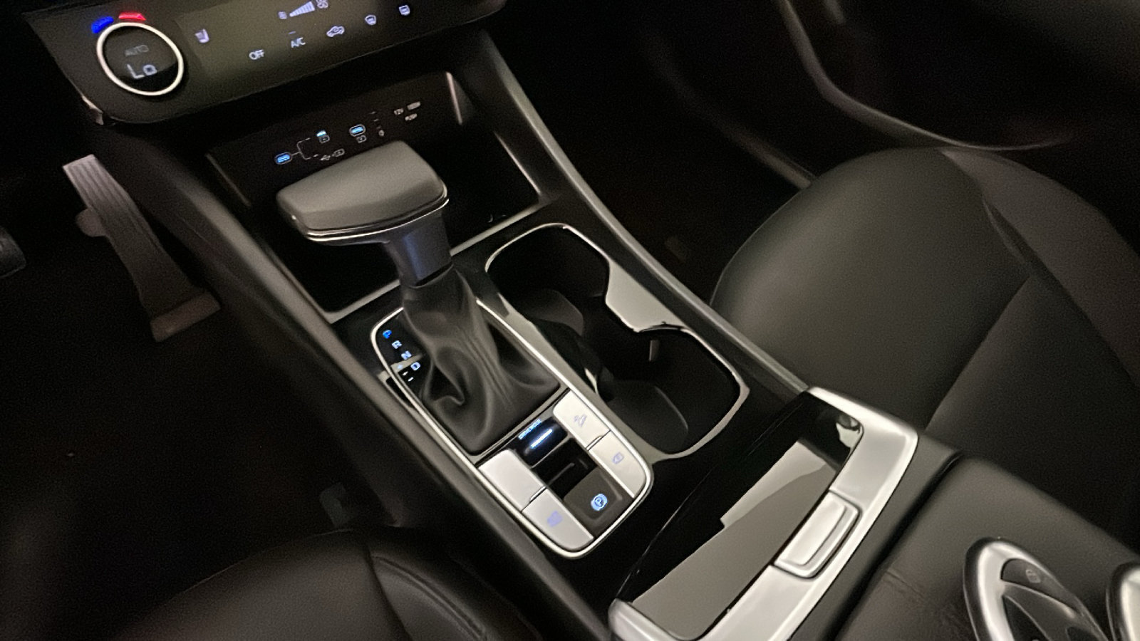 Used 2025 Hyundai Santa Cruz SEL FWD image 26