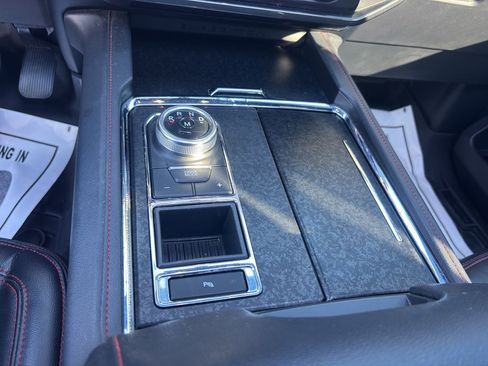 Used 2023 Ford Expedition Limited image 21