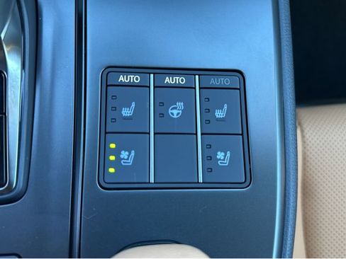 New 2026 Lexus UX 300h AWD image 33