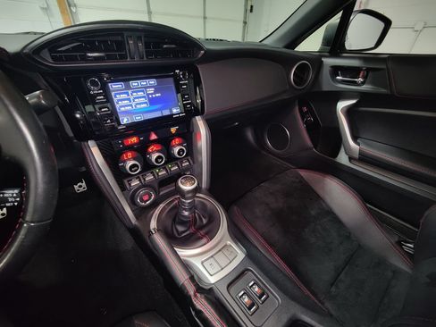 Used 2017 Subaru BRZ Limited RWD image 31