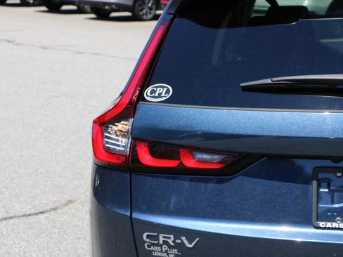 Used 2025 Honda CR-V EX image 6