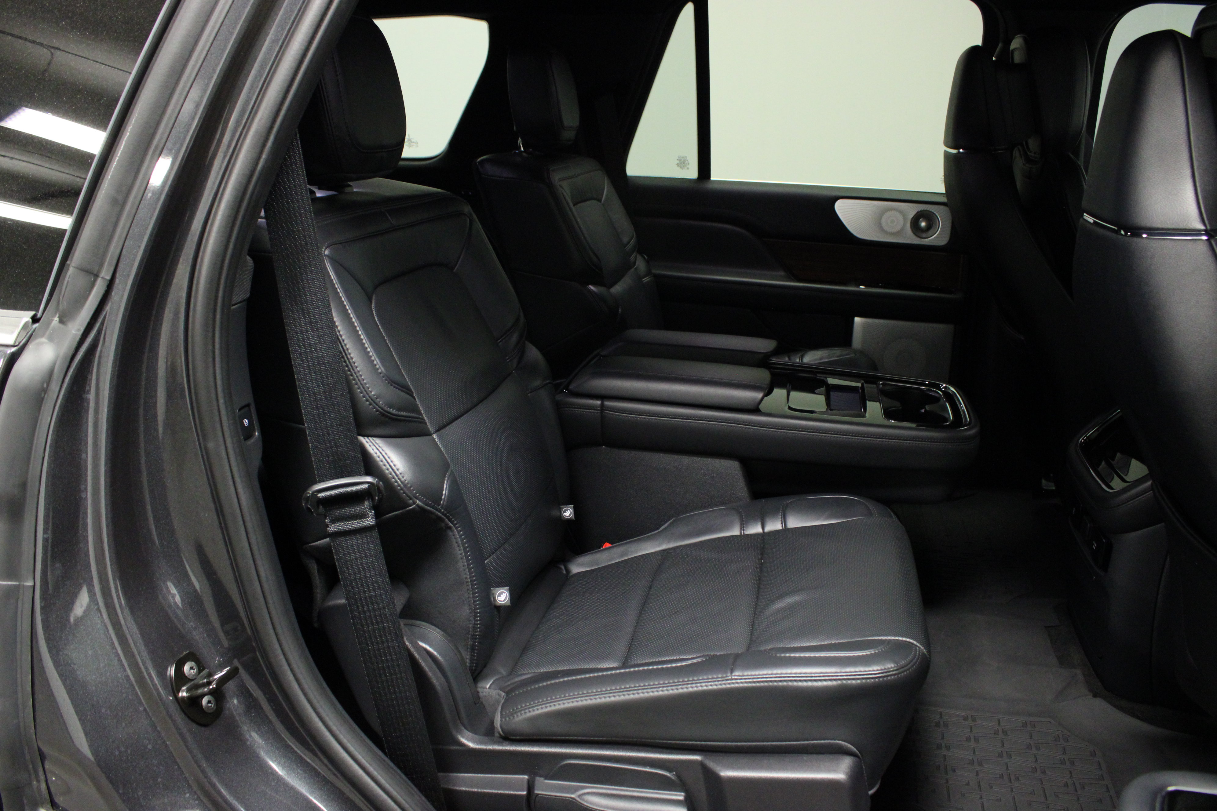 Used 2024 Lincoln Navigator Reserve AWD/4WD image 17