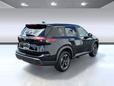 Used 2025 Nissan Rogue SV FWD image 9