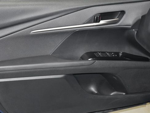 Used 2025 Toyota Camry SE image 4