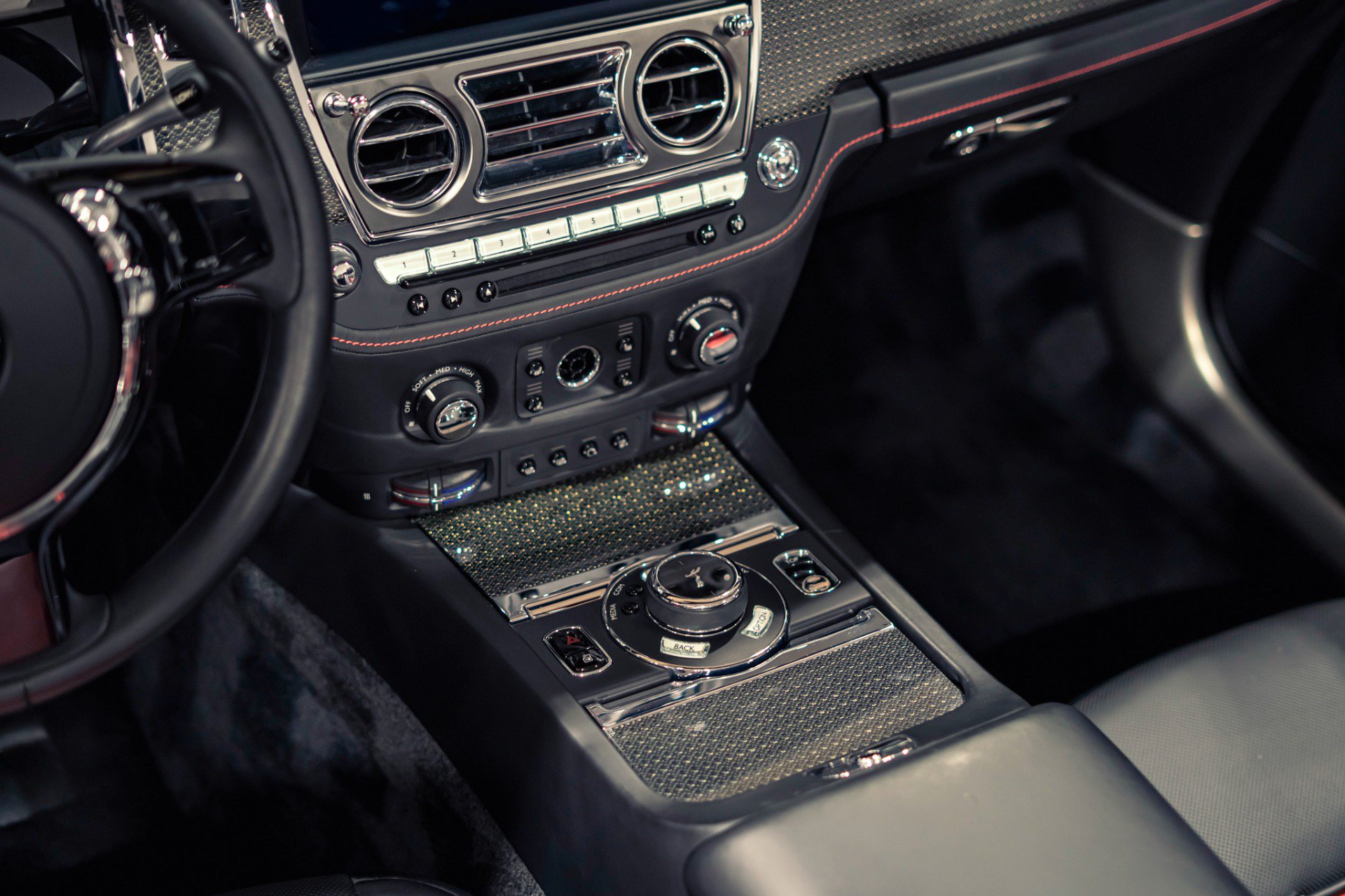 Used 2019 Rolls-Royce Dawn RWD image 8