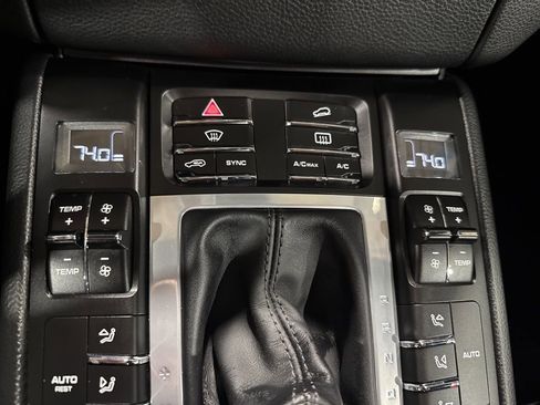 Used 2018 Porsche Macan image 30