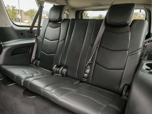 Used 2017 Cadillac Escalade ESV Luxury AWD/4WD image 42