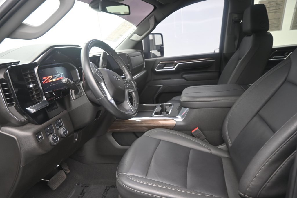 Used 2025 Chevrolet Silverado 2500 LT w/ Trail Boss Package AWD/4WD image 12