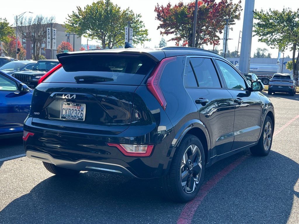 Certified 2023 Kia Niro Wind w/ Wind Preserve Package FWD image 5