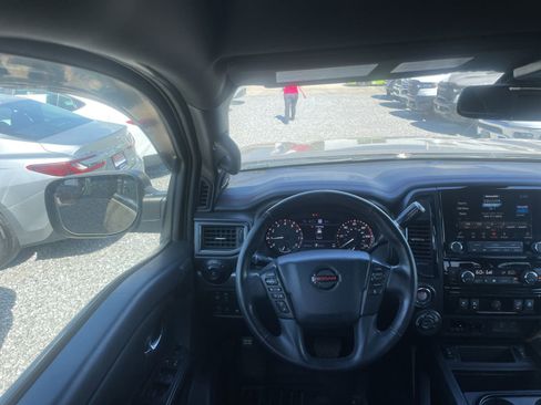 Used 2021 Nissan Titan PRO-4X w/ Pro-4x Convenience Package AWD/4WD image 11