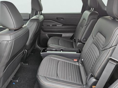 New 2025 Nissan Pathfinder Rock Creek image 14