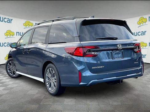 New 2026 Honda Odyssey Touring image 5
