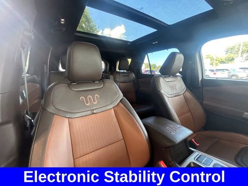 Used 2022 Ford Explorer King Ranch image 29