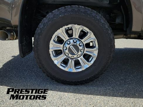 Used 2017 Ford F250 Lariat w/ Lariat Ultimate Package AWD/4WD image 9