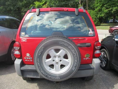 Used 2005 Jeep Liberty Sport AWD/4WD image 5