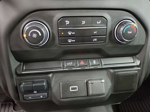 Certified 2020 Chevrolet Silverado 1500 Custom w/ Custom Value Package image 18