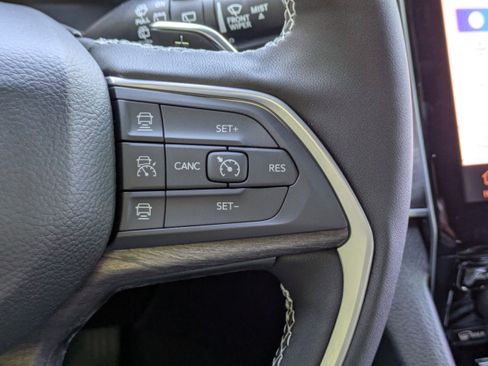 New 2025 Jeep Grand Cherokee Limited image 28