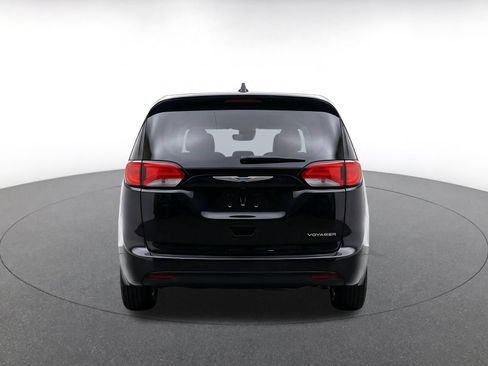 Used 2024 Chrysler Voyager LX FWD image 7