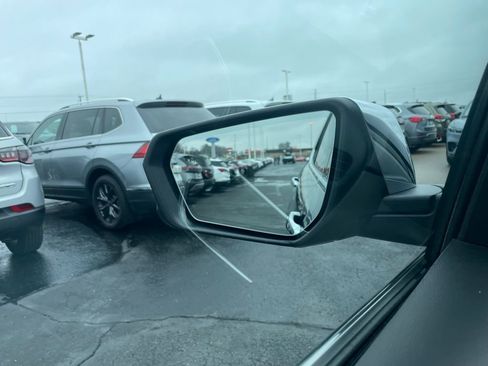 Used 2018 Chevrolet Equinox Premier image 37