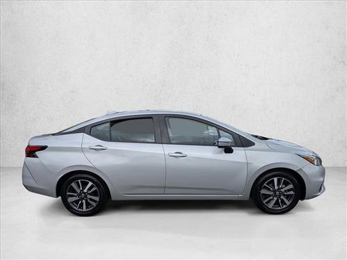 Used 2021 Nissan Versa SV FWD image 4