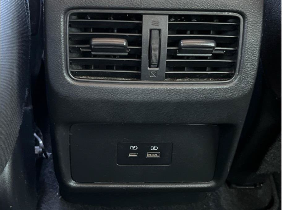 Used 2023 Nissan Rogue SV FWD image 10