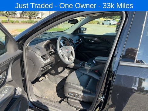 Used 2023 GMC Terrain SLT w/ Infotainment Package II FWD image 7