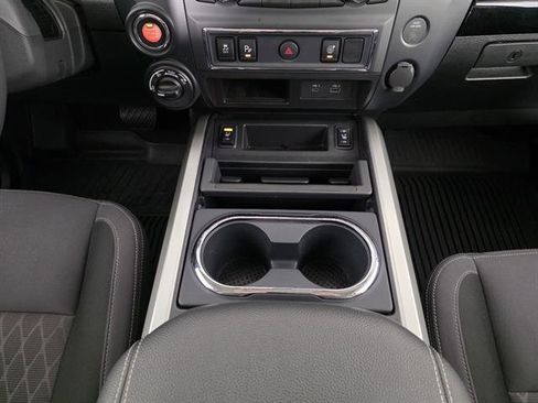 Used 2024 Nissan Titan SV w/ SV Convenience Package image 35