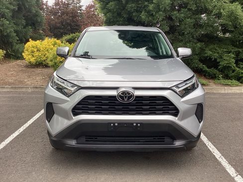 Used 2023 Toyota RAV4 LE FWD image 20