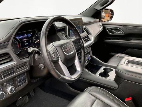 Used 2021 GMC Yukon XL SLT w/ SLT Luxury Plus Package image 12