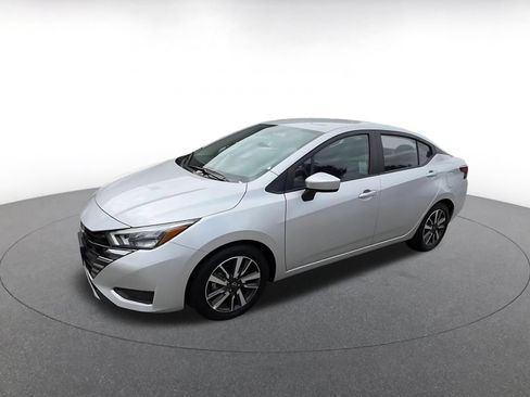 Used 2025 Nissan Versa SV FWD image 8
