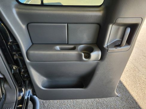 Used 2003 GMC Sierra 2500 SLT w/ SLT Preferred Equipment Group image 14