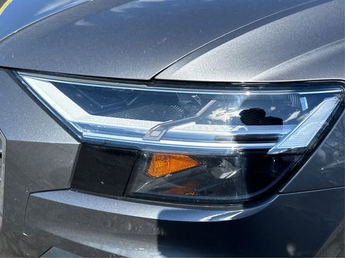 Used 2019 Audi Q8 Premium Plus image 24