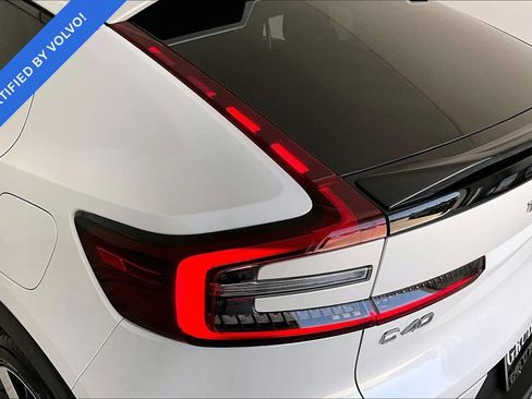 Certified 2023 Volvo C40 P8 Recharge Ultimate w/ Protection Package Premier AWD/4WD image 40