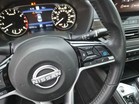 Used 2024 Nissan Altima 2.5 SV w/ SV Premium Package FWD image 19
