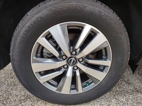Used 2025 Nissan Pathfinder SL AWD/4WD image 27