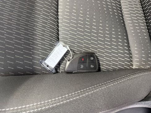 Used 2025 Chevrolet Equinox LT image 22