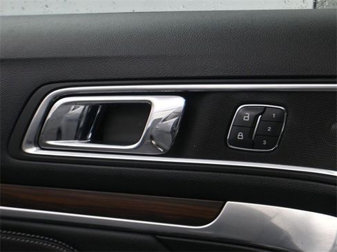 Used 2018 Ford Explorer Limited w/ Equipment Group 301A image 13